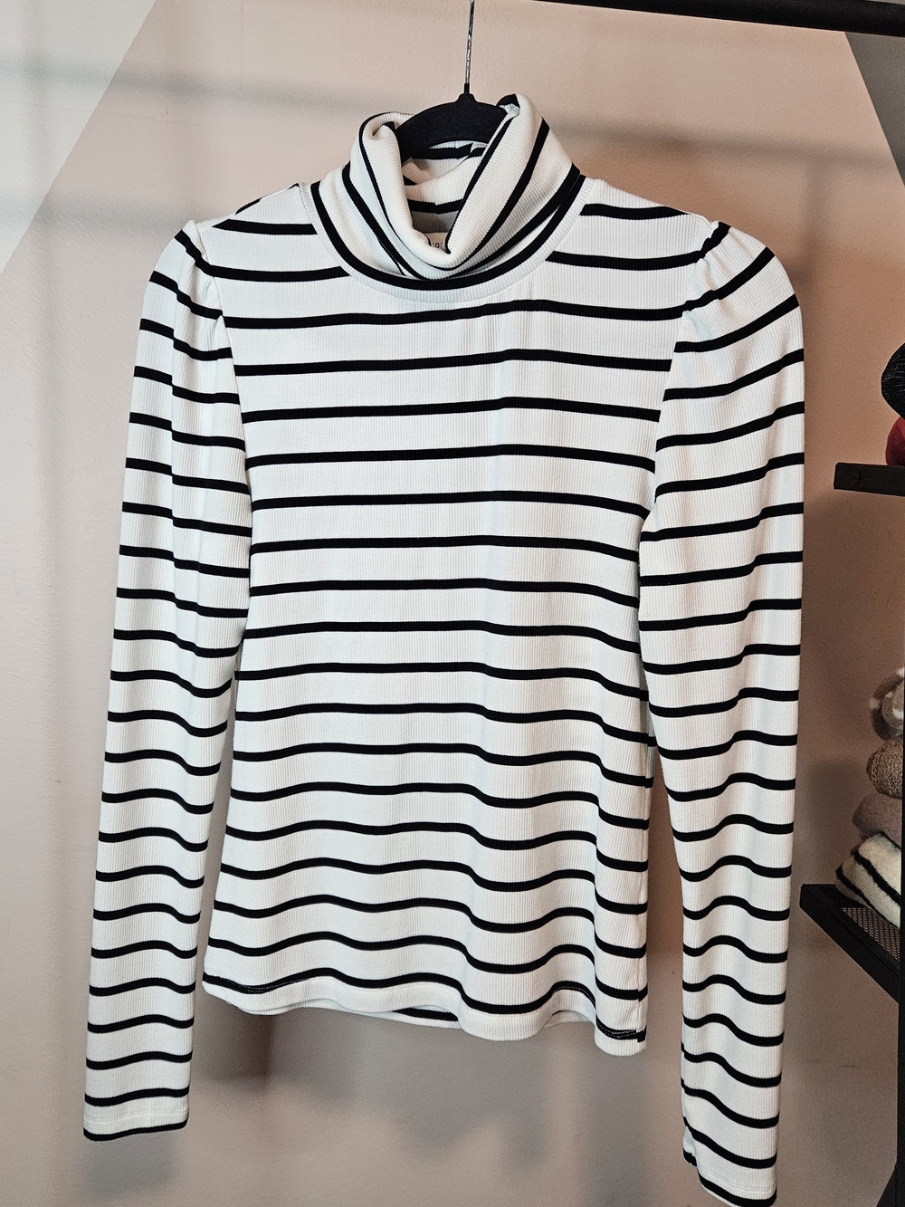 Evereve Striped Turtleneck Long Sleeve Top - White/Black Size Small